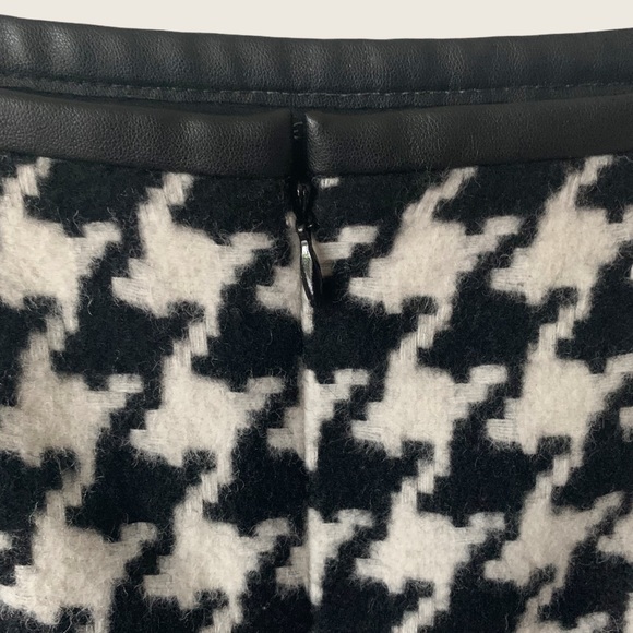 Talbots - Wool Blend Houndstooth Pencil Skirt - 10 - Picture 5 of 9
